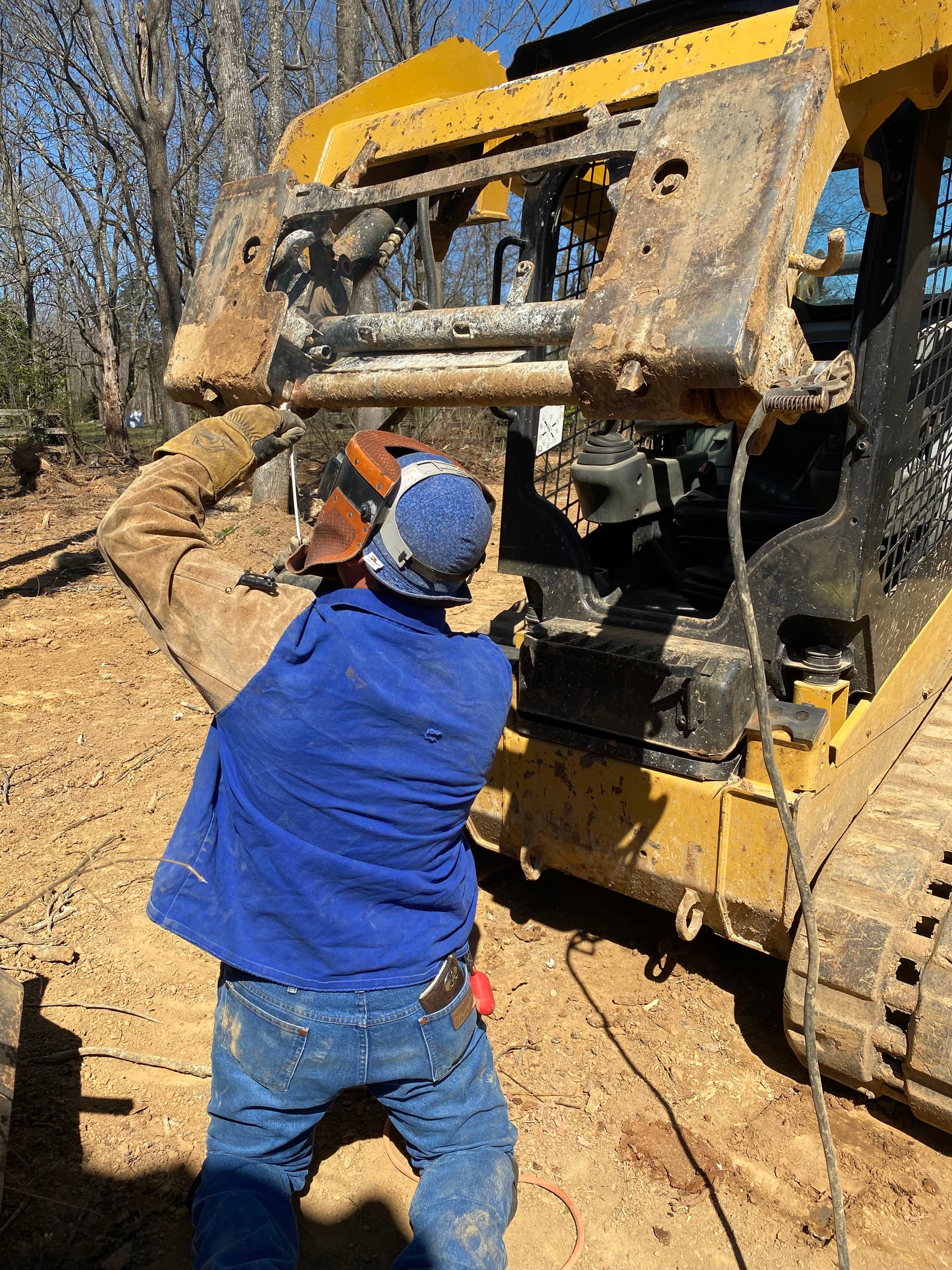 Gallery photos for Crack Repair on a CAT Excavator Before It Became a Real Problem: Image #3
