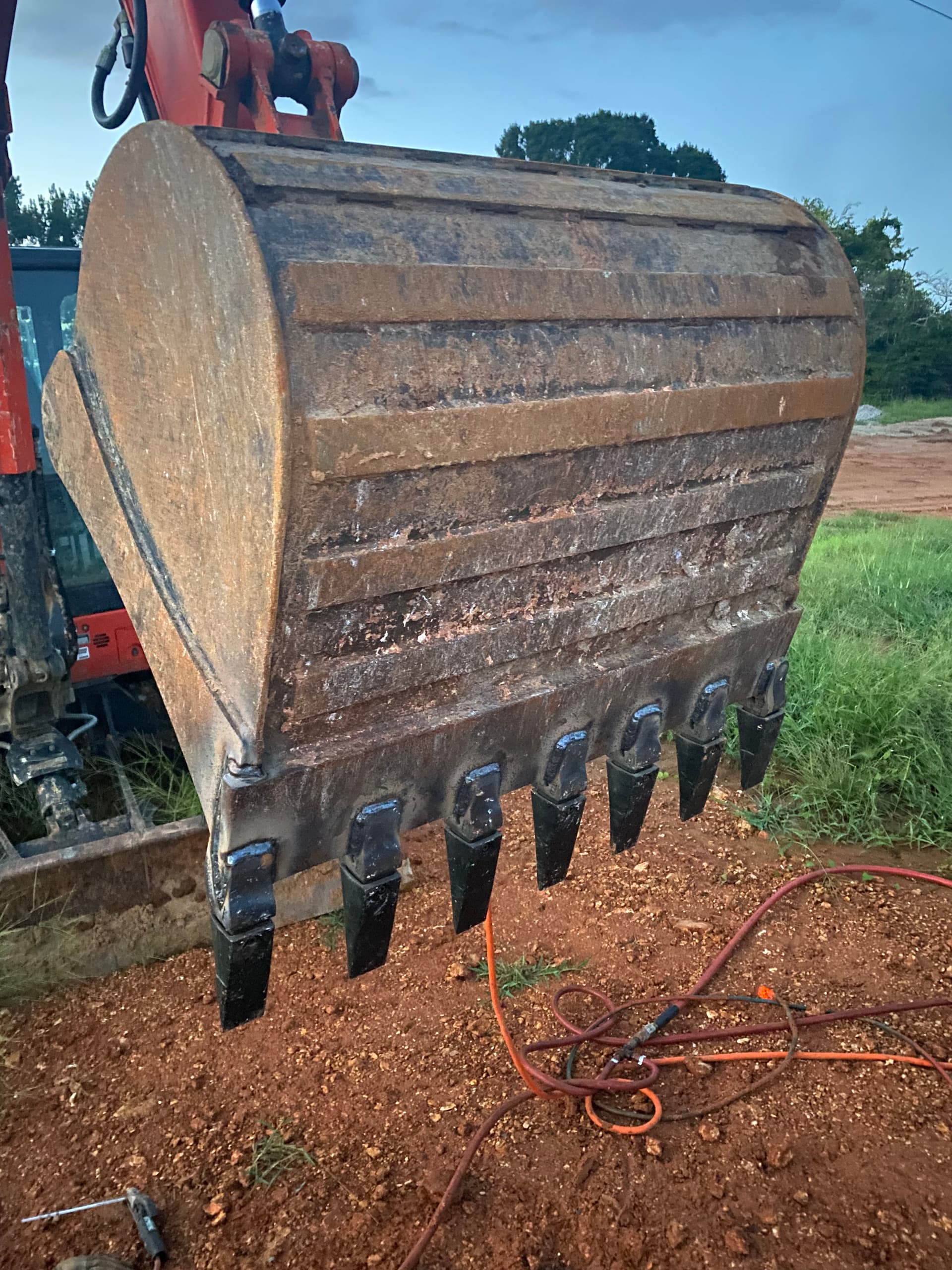 Gallery photos for Kubota Mini Excavator Bucket Shank Replacement Done Right: Image #7
