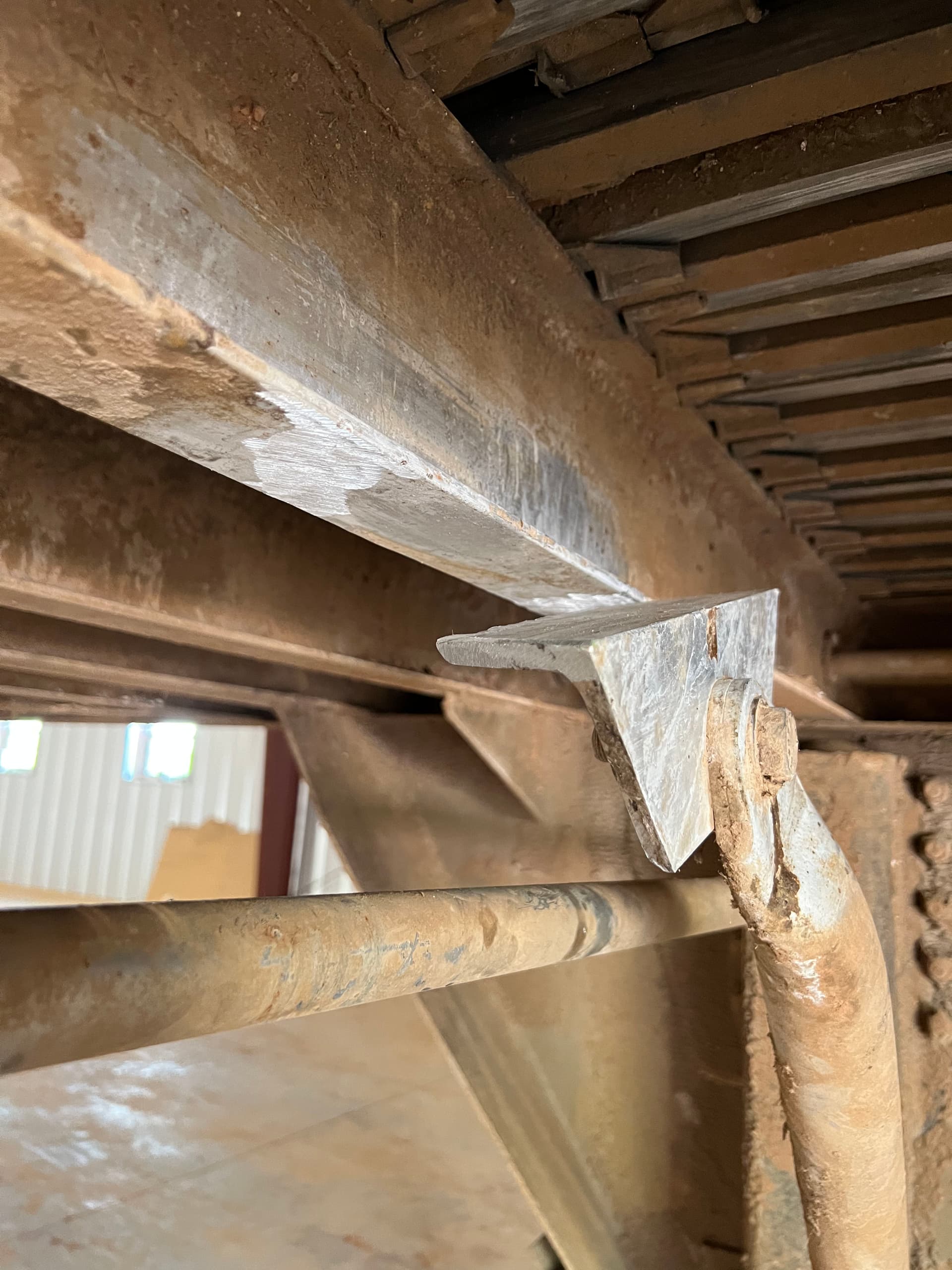 Gallery photos for Aluminum Landing Gear Brace Repair on a 52-Foot Trailer: Image #2