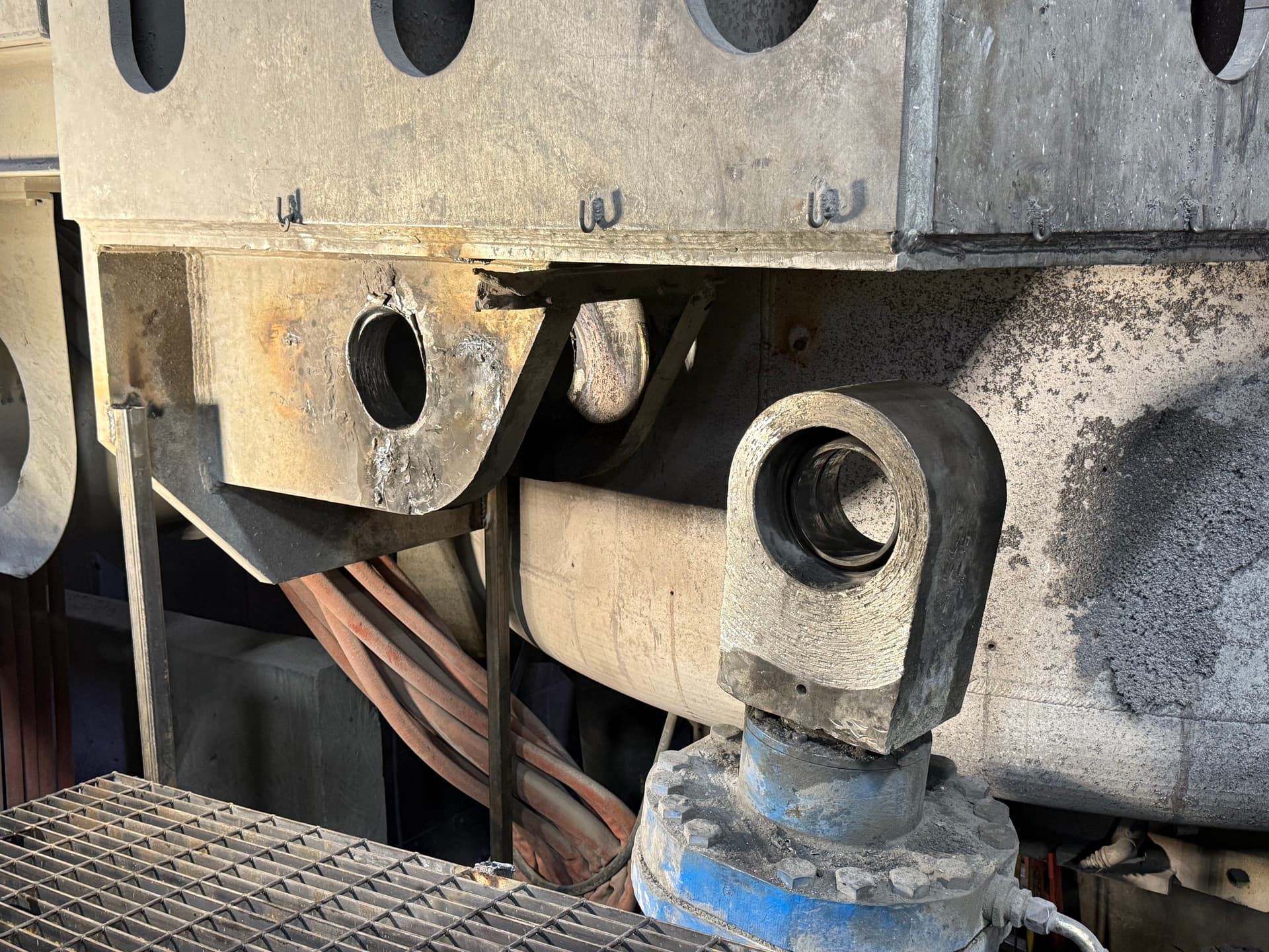 Worn-Out Furnace Pivot Bores Rebuilt Back to Spec image