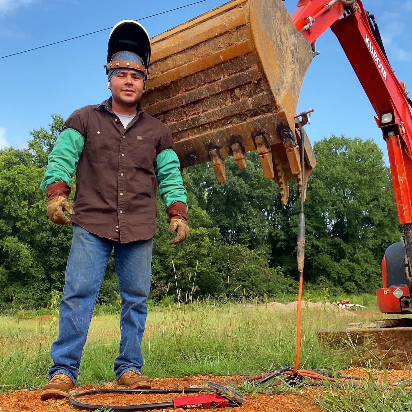 Gallery photos for Kubota Mini Excavator Bucket Shank Replacement Done Right: Image #9